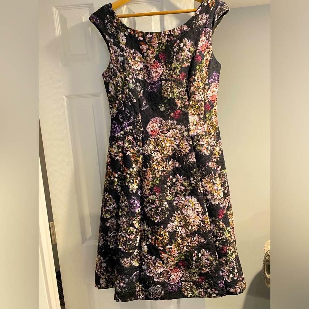 Beautiful Hydrangea Print Dress (US 8)